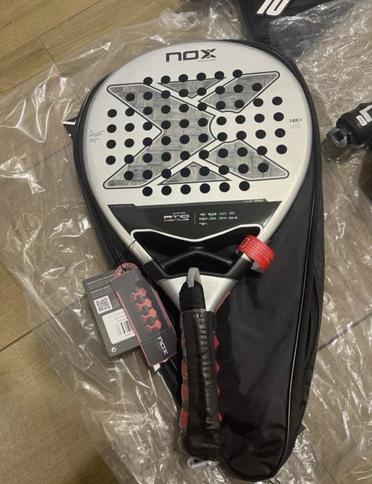 Padel Nox AT10 Genius 18K 2025 Agustin Tapia