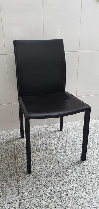 Mesa cozinha em vidro temperado vermelha + 4cadeiras pretas
