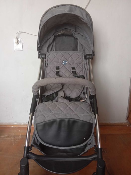 Прогулянкова коляска