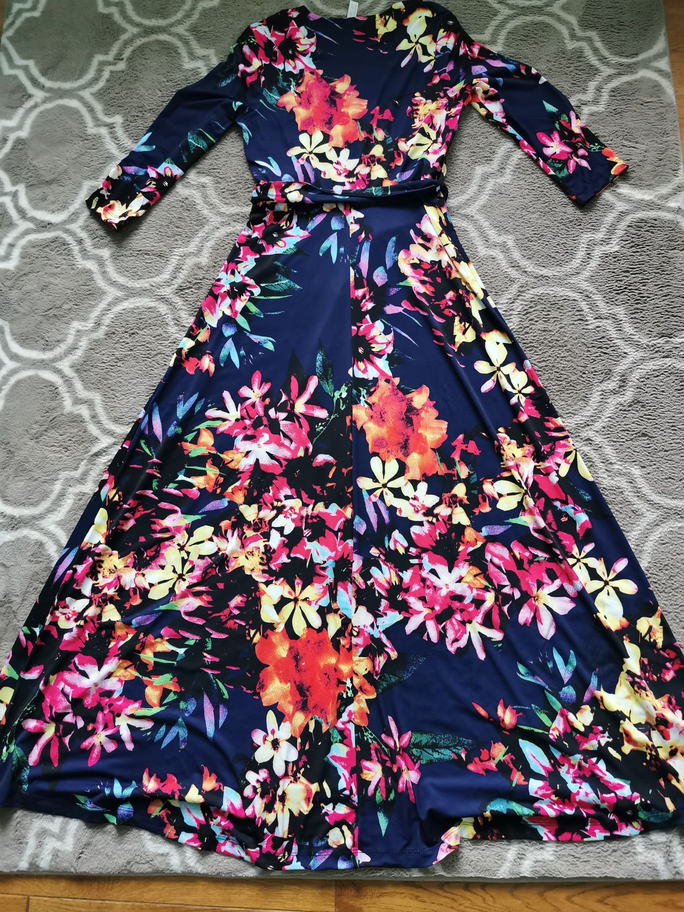 Sukienka maxi w kwiaty rozmiar M/L