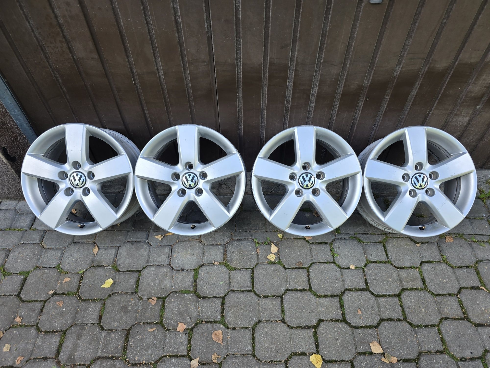 Felgi aluminiowe 16" VW Golf 5x112 Passat CC Jetta Touran Caddy Beetle