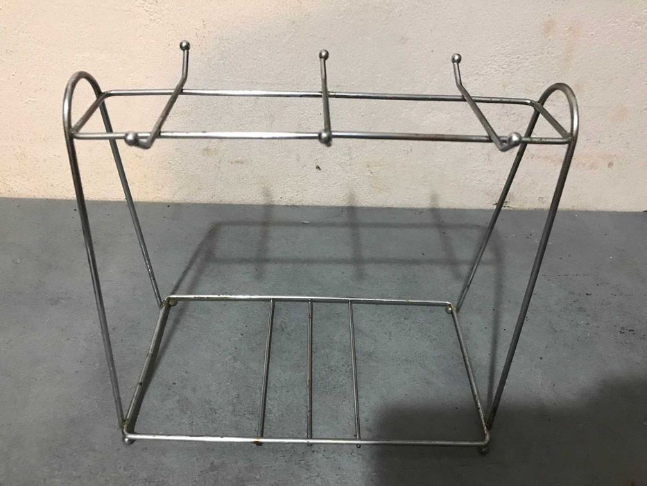 Стальная хромированная подставка для чашек