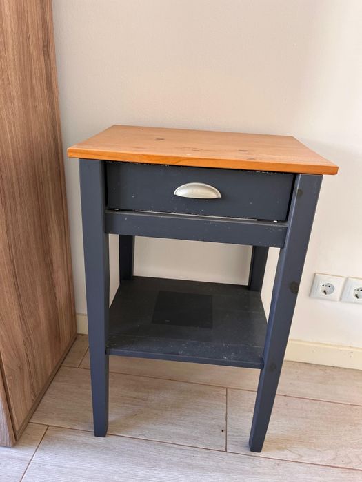 Conjunto de Cómoda e mesa de apoio