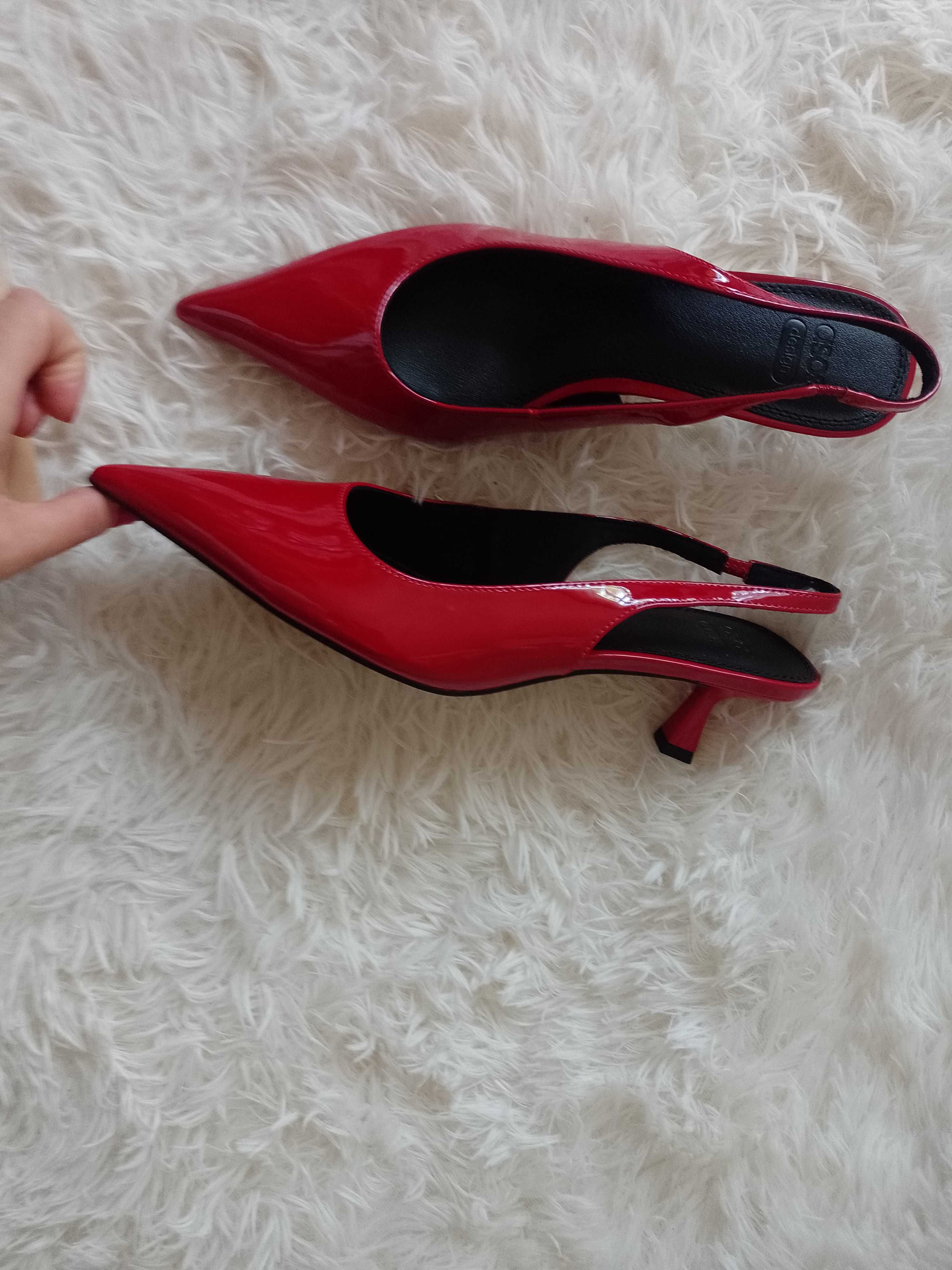 (40) ASOS Design/ Czerwone czółenka z odkrytą piętą z Londynu, NOWE