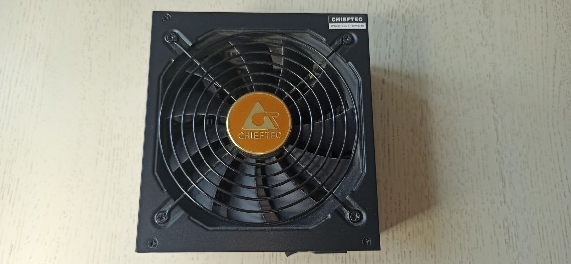 Блок питания Chieftec 1050W Polaris