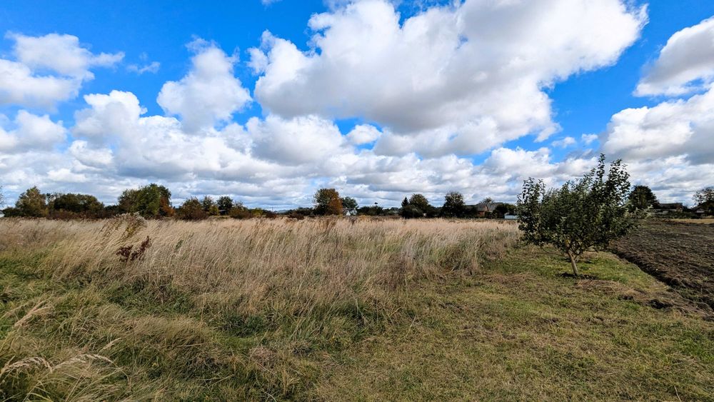 Продам земельну ділянку під забудову с.Острівок