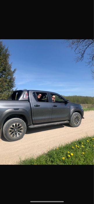 Toyota  hilux Gr kompletne zawiwszenie Nowe Okazja