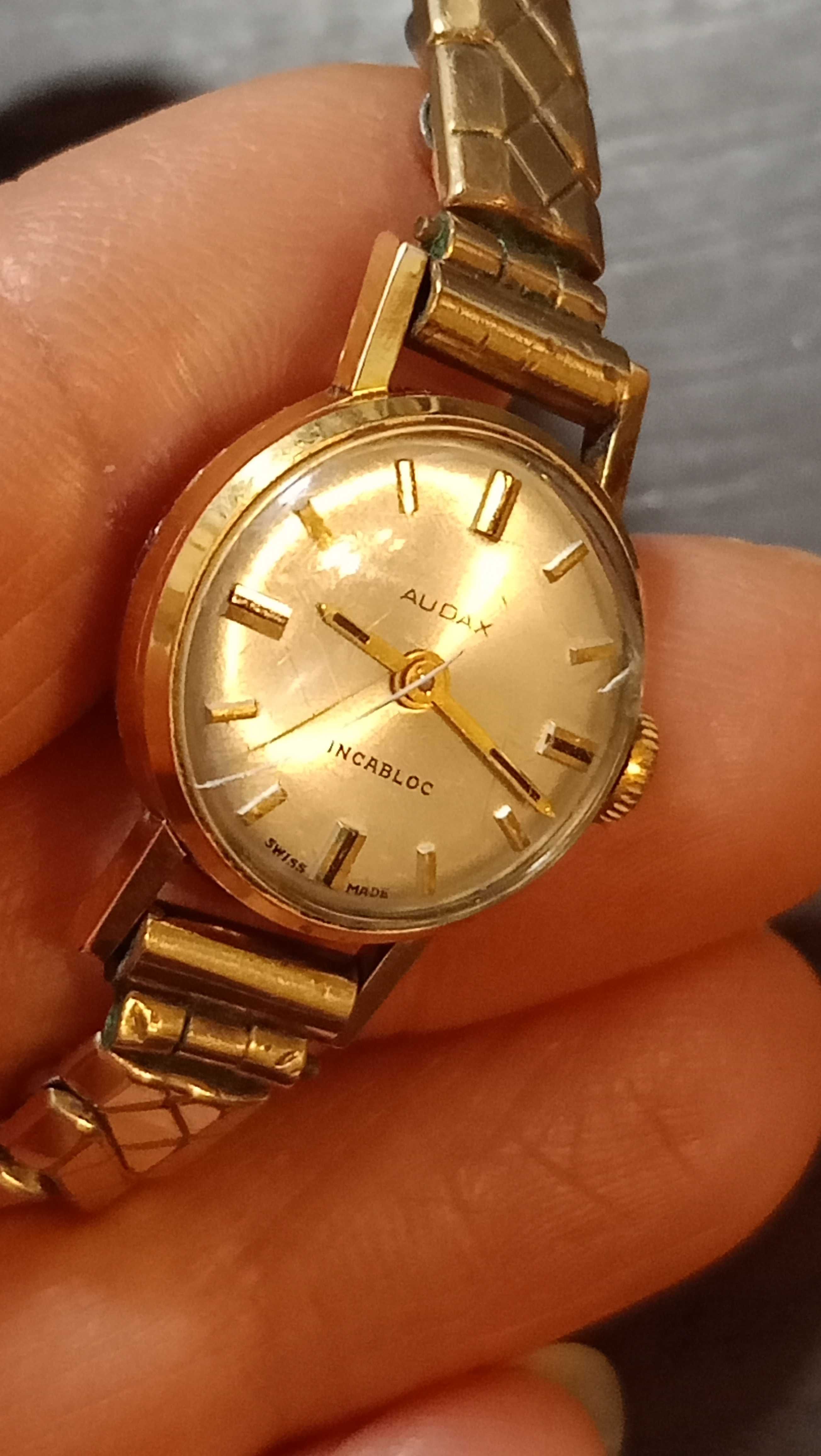 Часы ,годинник наручний жіночий механіка seconda 17к ,audax.камни