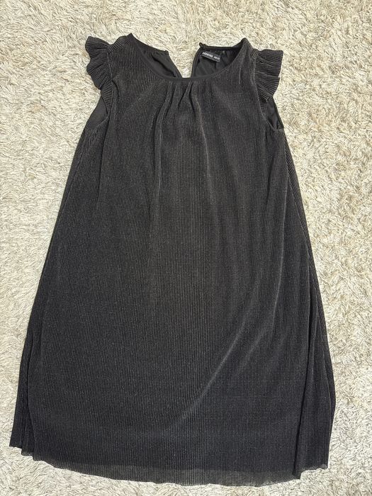 Сукня, повття на дівчинку