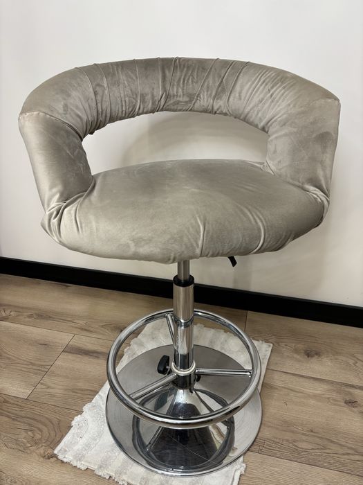 Choker/ fotel makijazowy