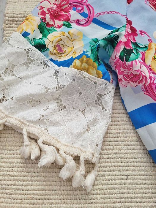 Kolorowa wakacyjna sukienka kwiaty koronka frędzle boho hippie S M L