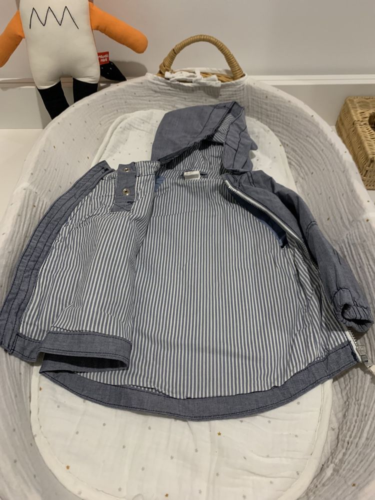 Parka corta vento H&M tamanho 6-9 meses