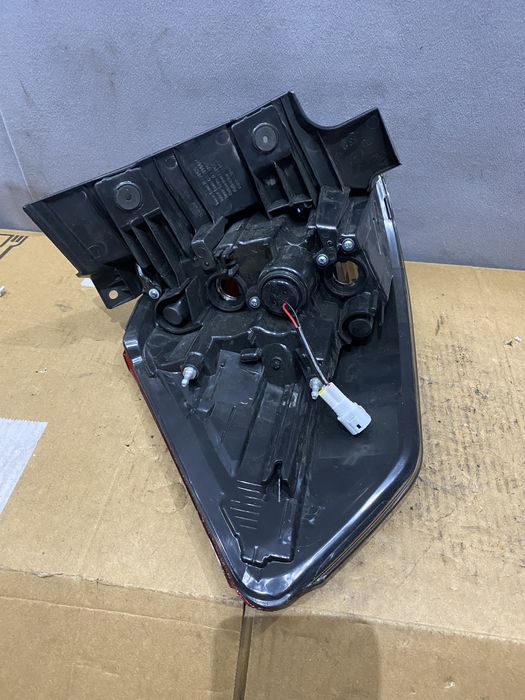 Задний правый стоп фонарь Nissan X-Trail t32 Rogue