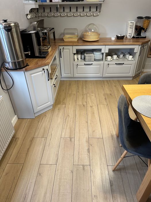 Stół szwedzki w bardzo dobrym stanie