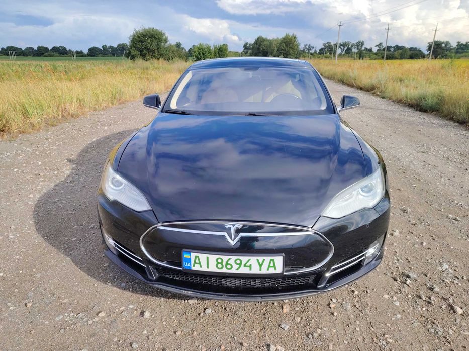 Tesla Model S 2014