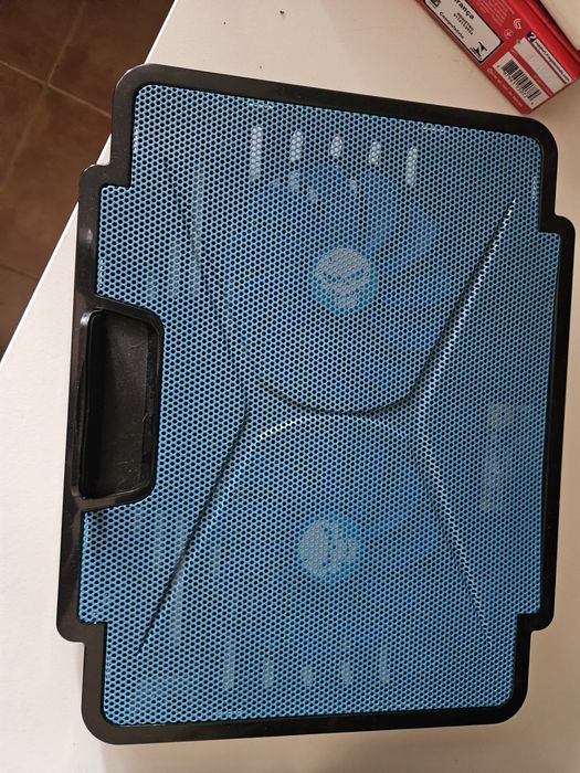 Cooler/suporte portátil