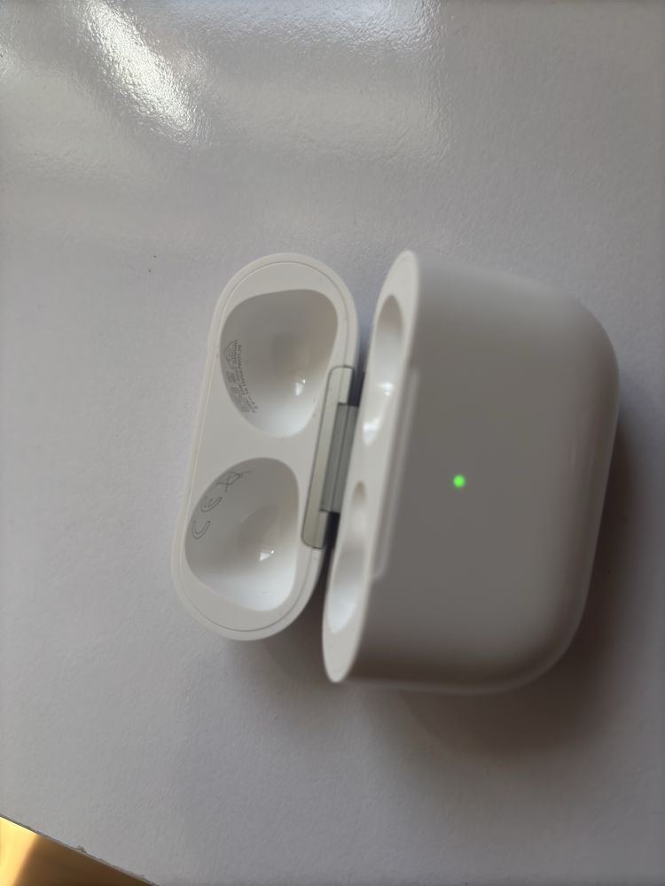 Oryginalne etui ladujace airpods 3