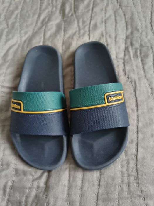 Klapki basenowe chłopiec rozm. 35