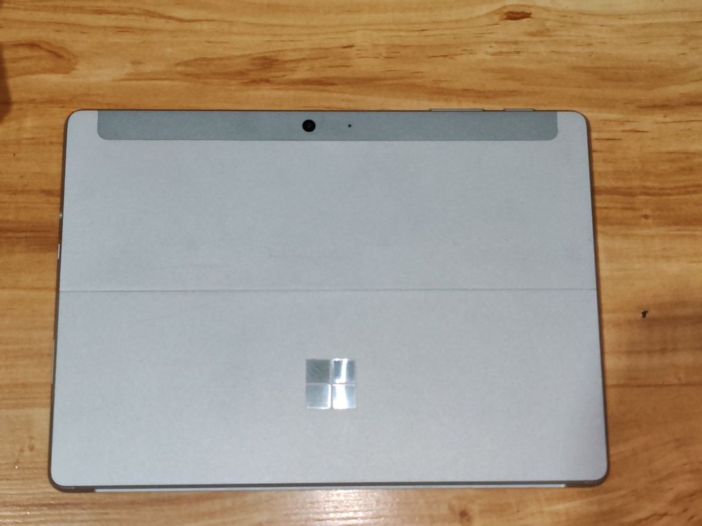 Microsoft Surface Go 2 4/64GB win 11 pro