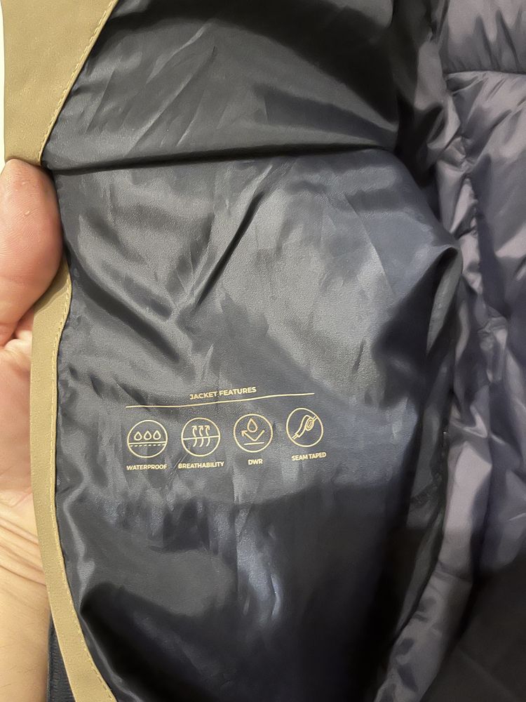 Sprzedam bardzo fajną  kurtkę 4f 3w1