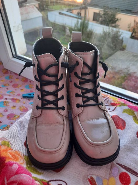 Взуття для дівчинки