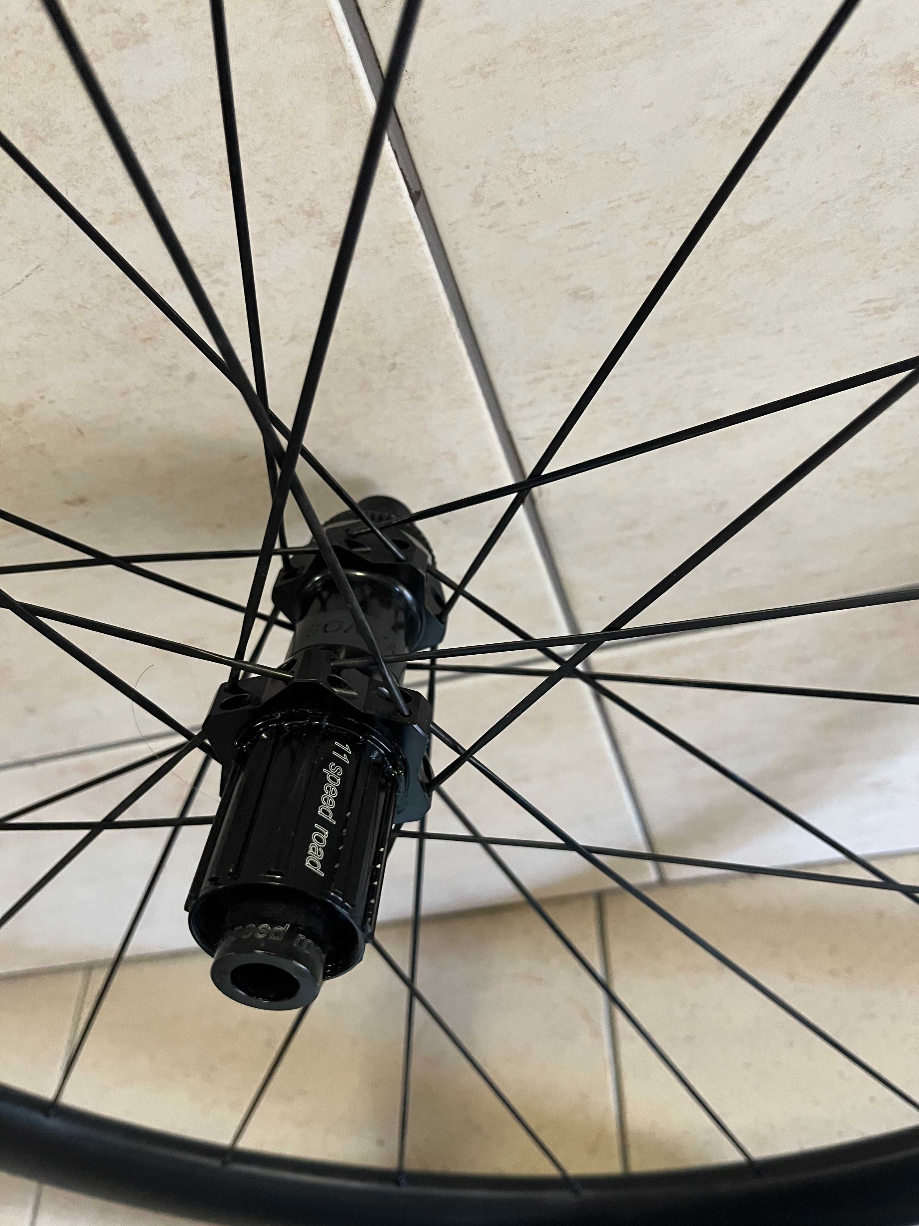 koła bontrager AEOLUS PRO 37 karbon