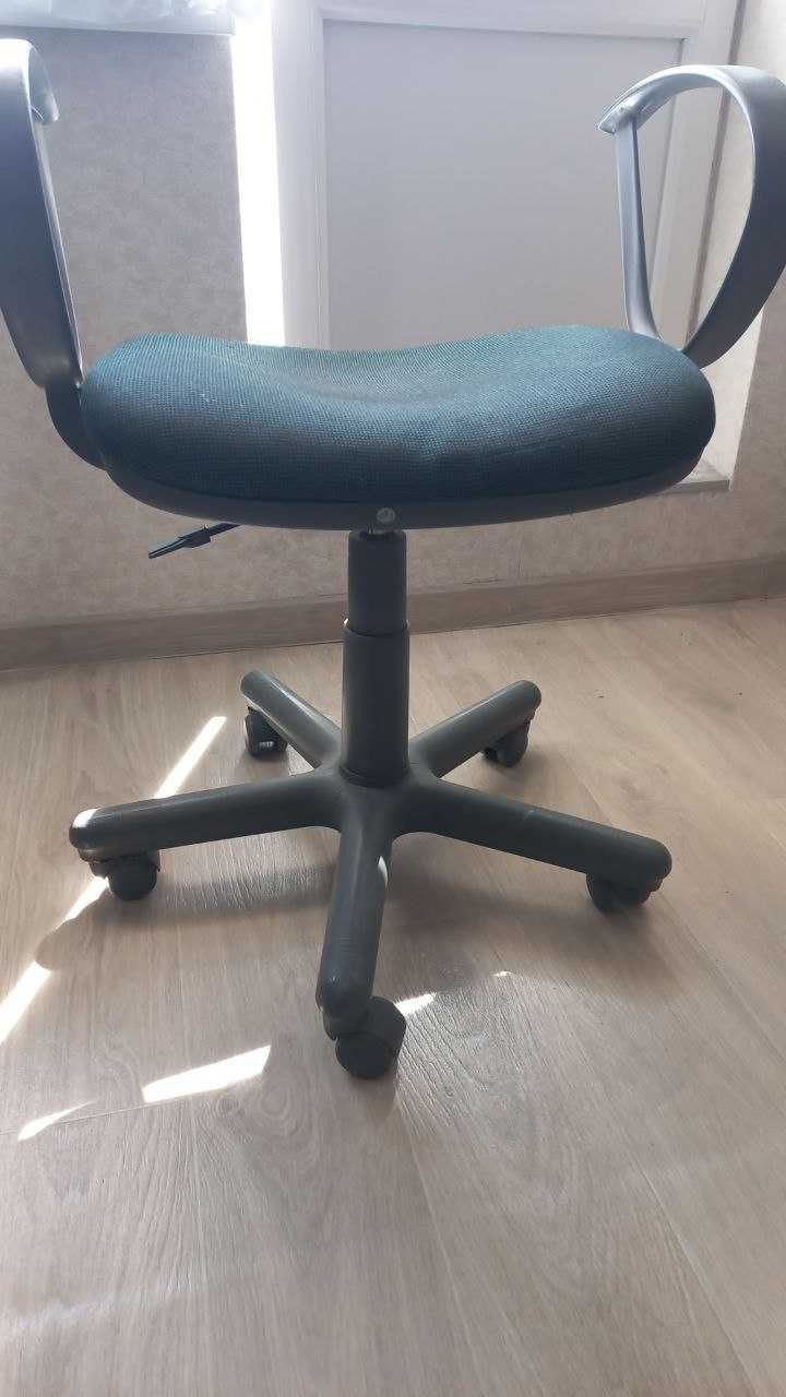 Крісло офісна (на запчастини)