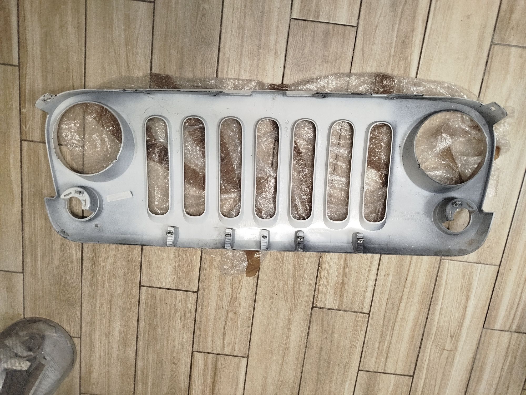 Sprzedam atrapę grill do Jeep Wrangler JK