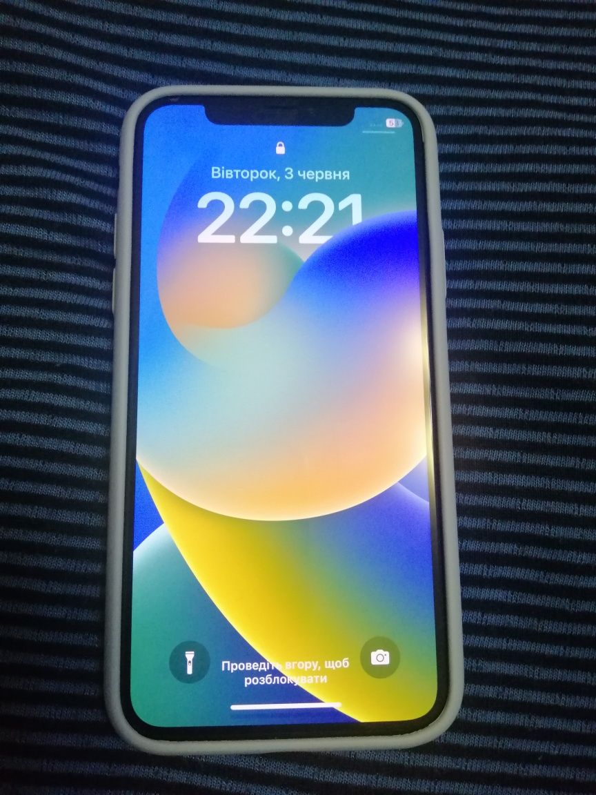Продам IPhone 10 (X), 64Gb