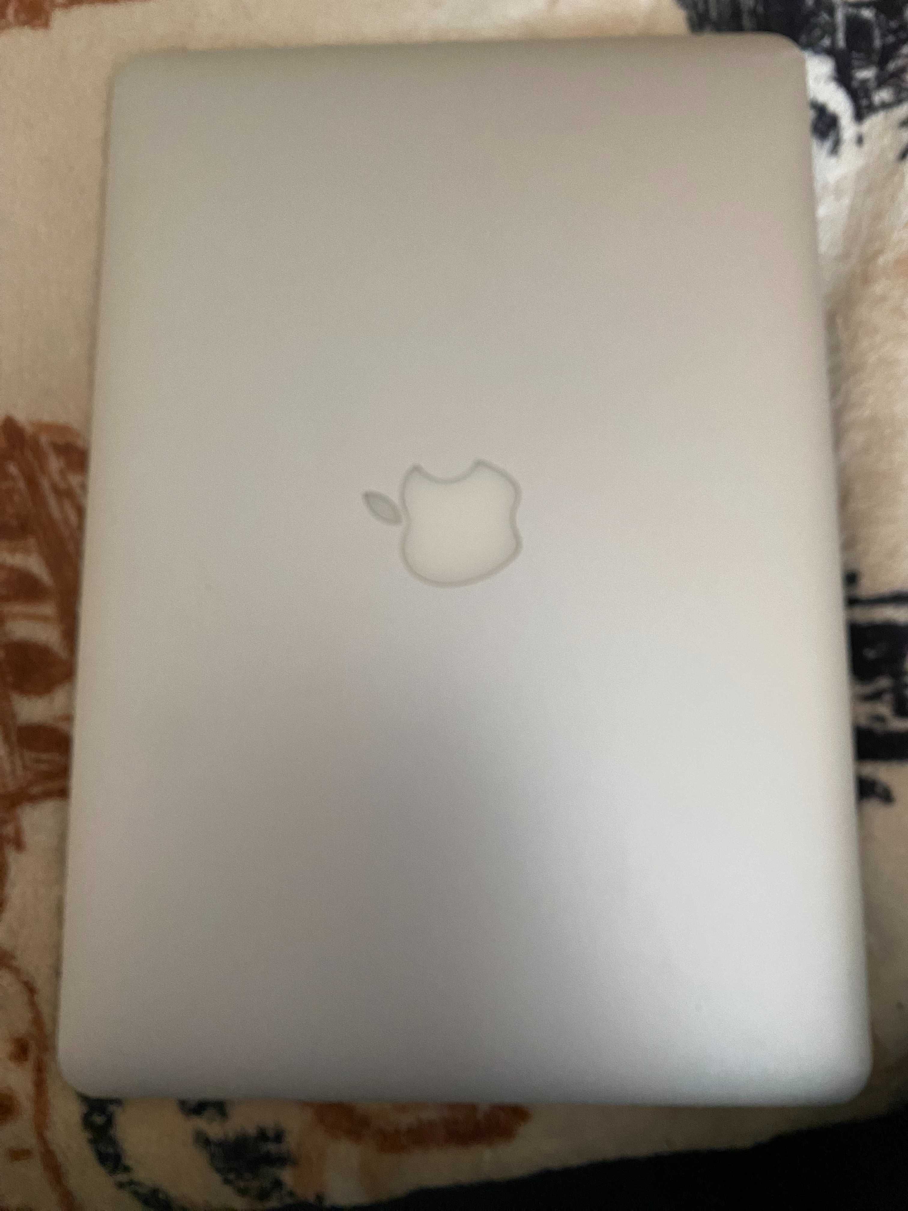 Продам MacBook Air A1466 2014р на запчастини.