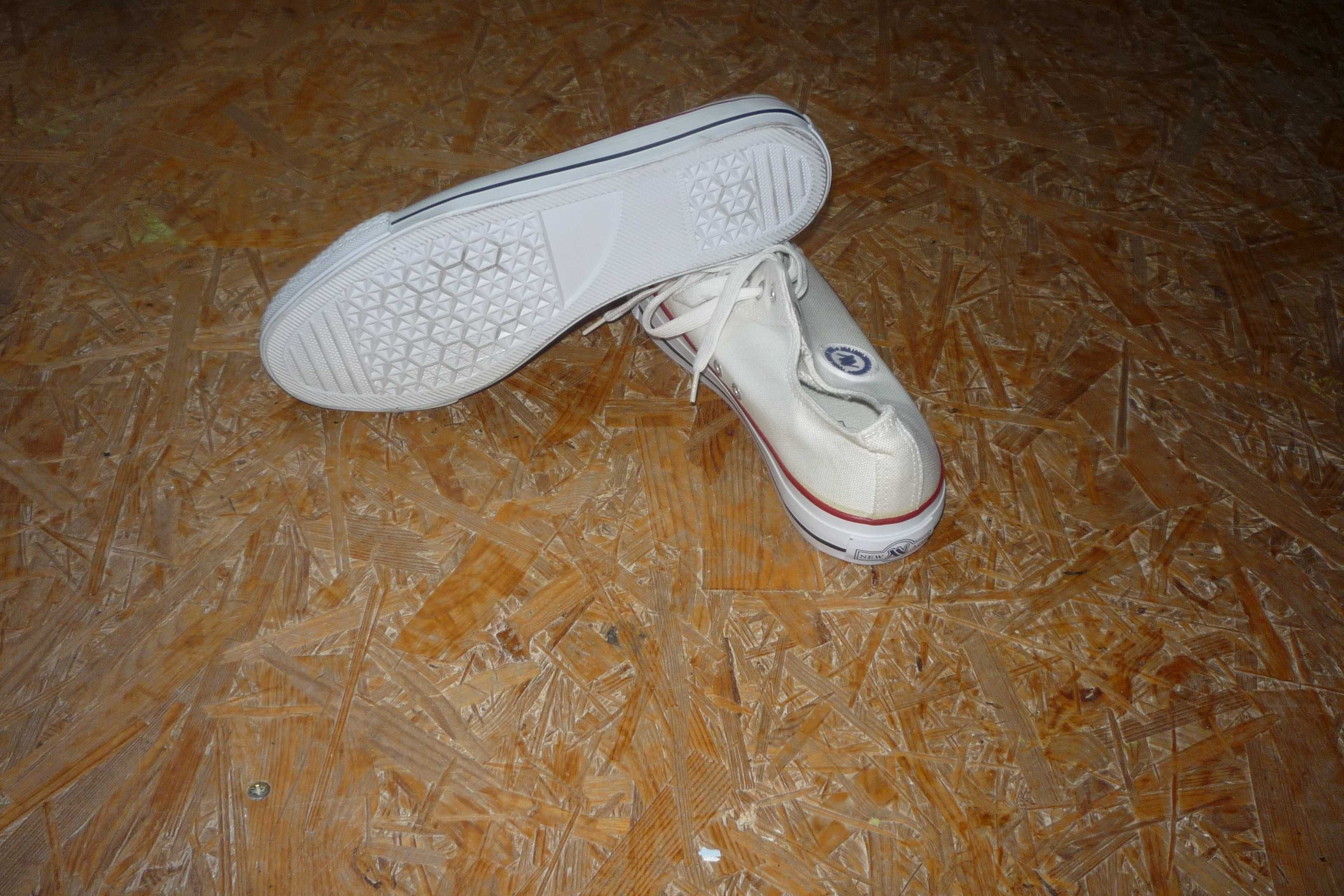 Trampki Czarne NewAge 081 White/Białe r.41 powyst