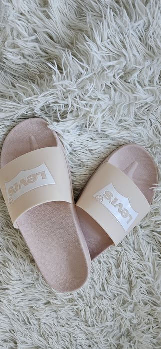 Levi's Klapki June basen różowe r 40