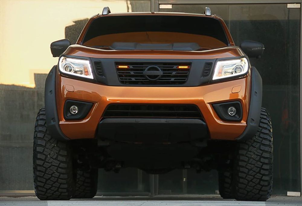 Nakładka na maskę dokładka maski Nissan Navara D23 2015-
