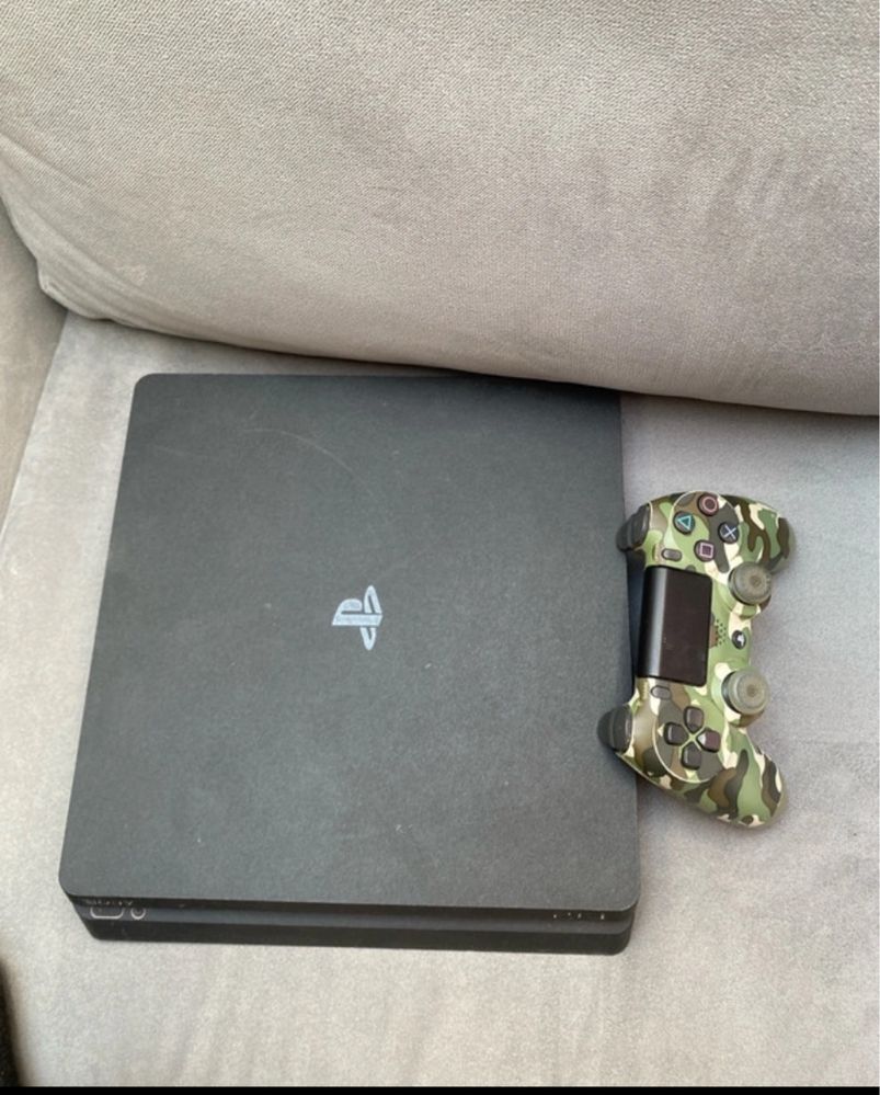 Playstation ps4 + pad + mozliwe dodanie gier