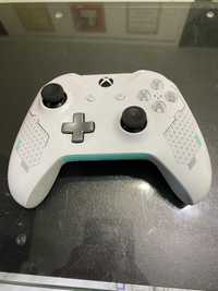 Biały Pad Do Konsoli Xbox One Model 1708 W Bardzo Dobrym Stanie