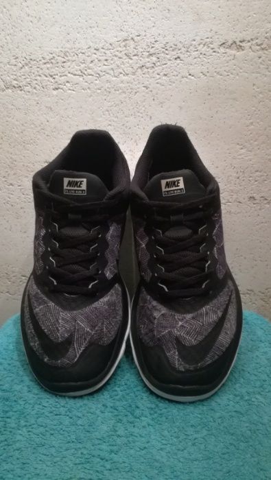 Buty do biegania NIKE FS LITE RUN 3 PRINT r.38 stan bardzo dobry