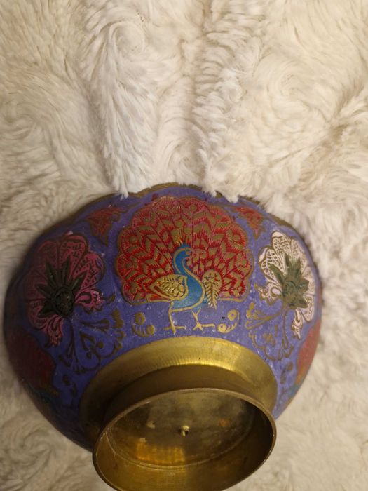 Taça decorativa em latão indiana pintada à mão