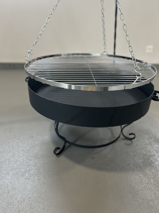 Grill ogrodowy wiszący