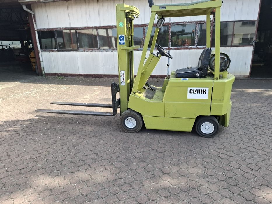 Widlak Wózek widłowy Clark 15 LPG