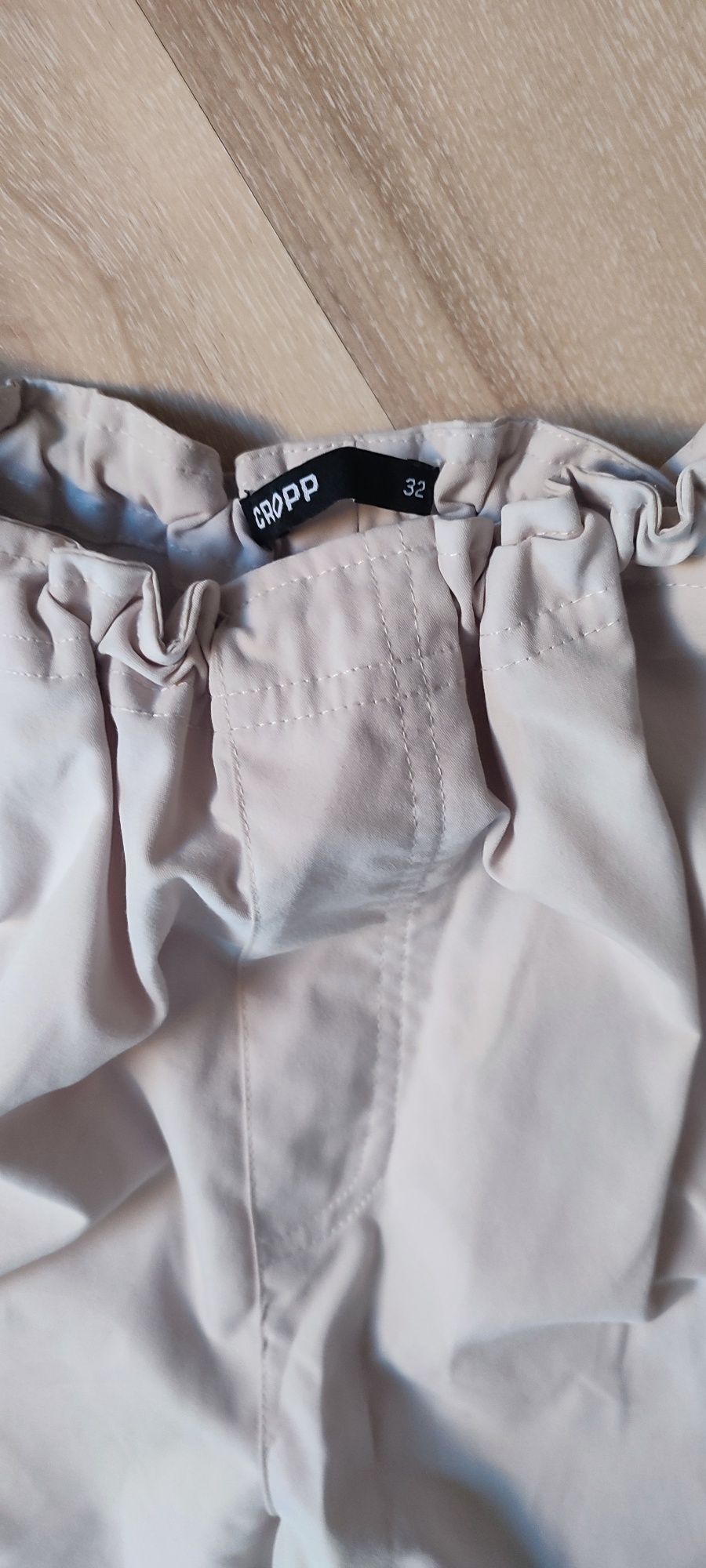 Spodnie Cropp XS