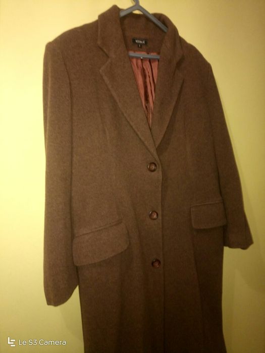 Casaco comprido, de mulher, côr castanho, de lã, como novo, da Kookay
