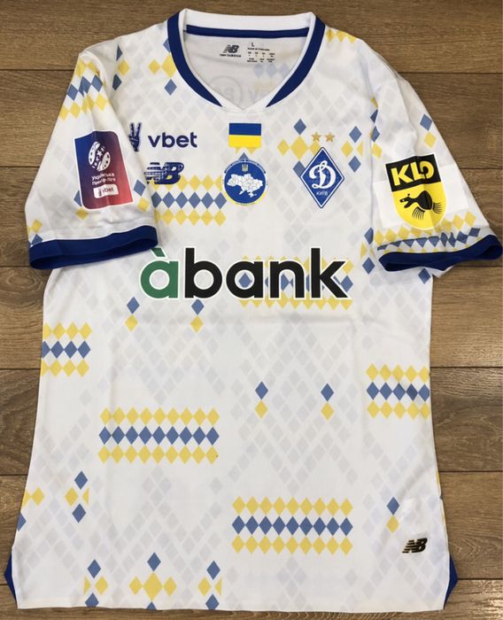 Ігрові матчеві футболки гравців Динамо Київ matchworn УПЛ автографи