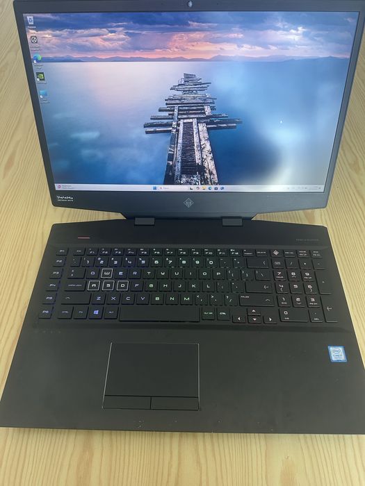 HP OMEN 17.3 GTX 1660 ti i7