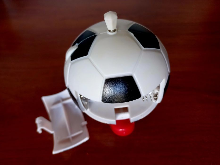 Radio na baterie, piłka Warka, nowe, super gadżet