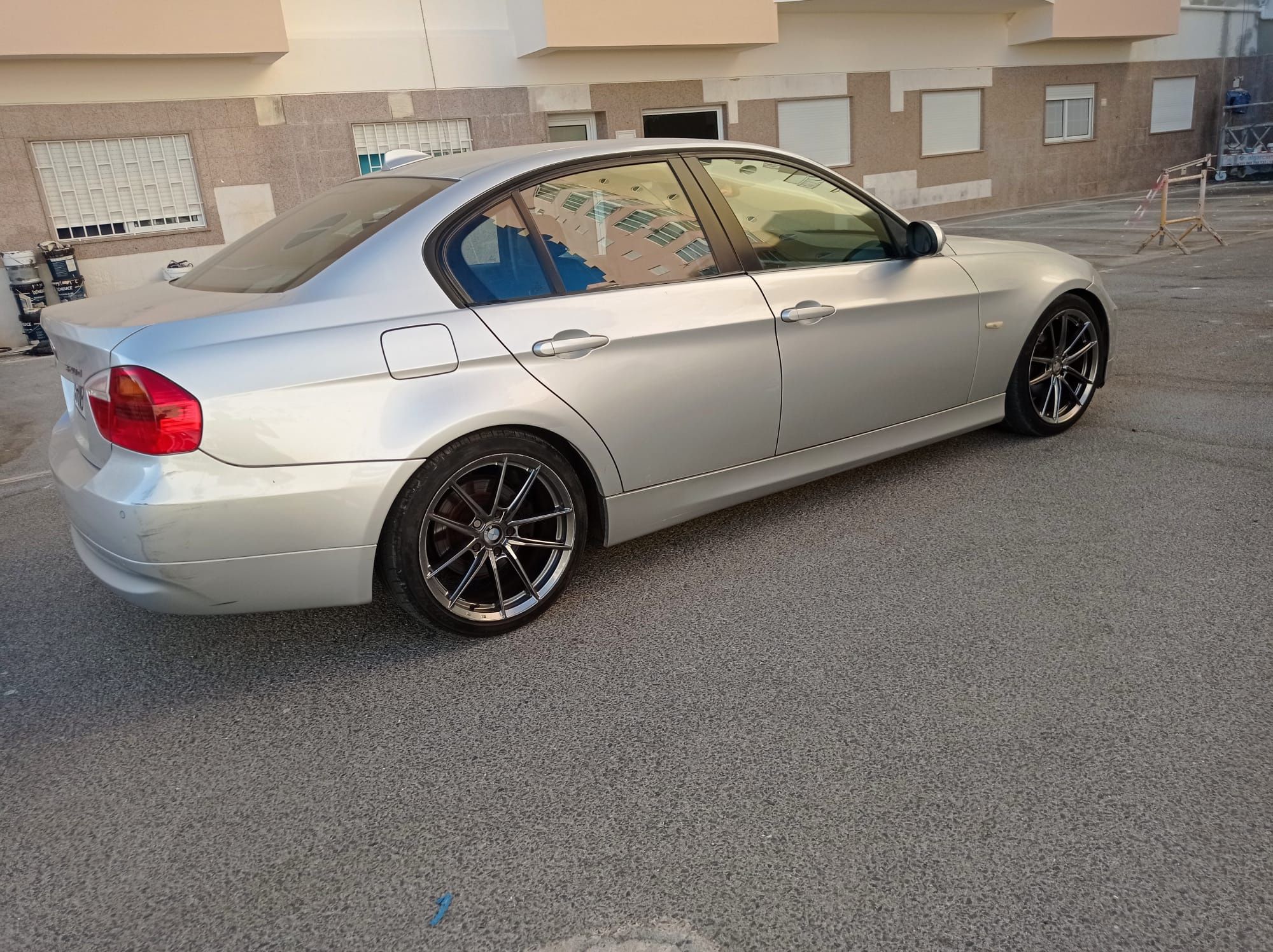 BMW 320d Prateado