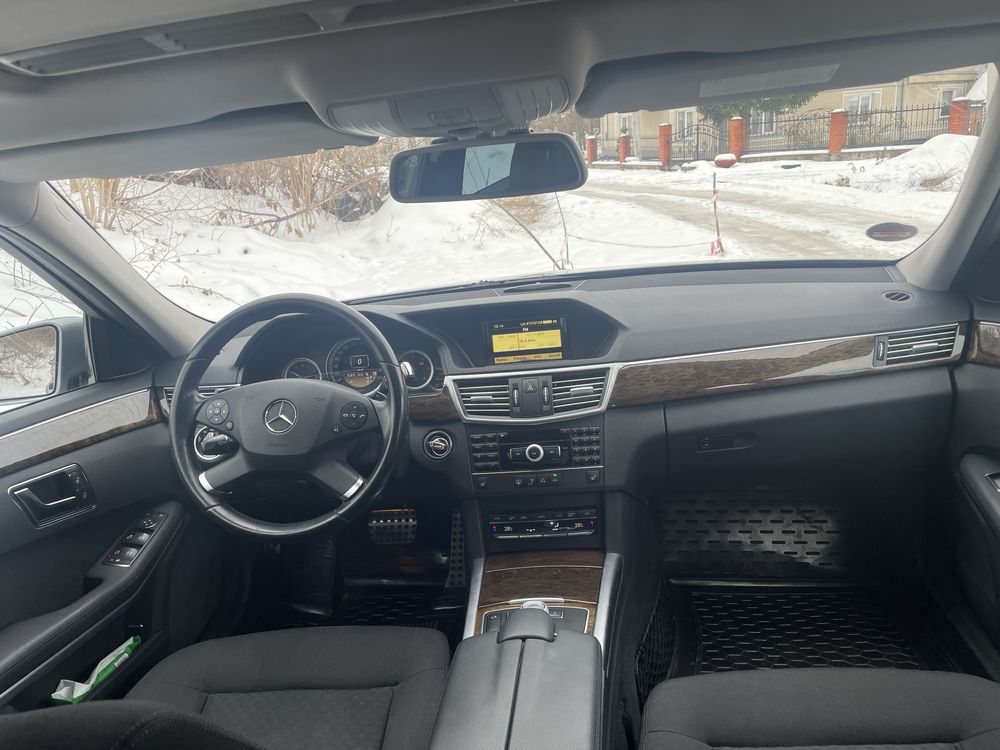 Продається Mercedes Benz E Class (W212) 220 CDI BlueEFFICIENCY,