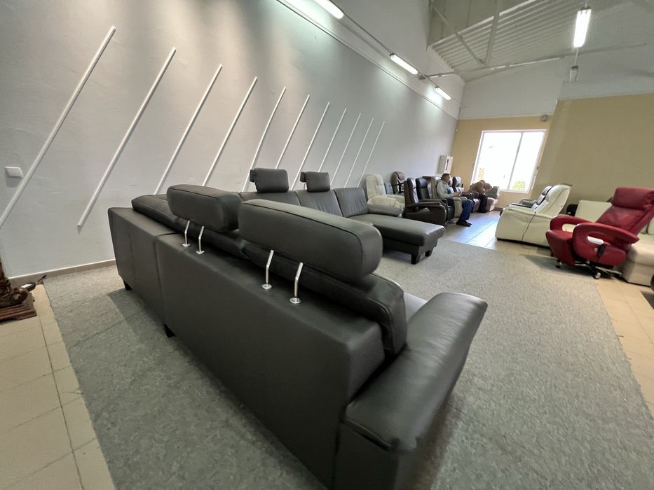 Виставковий диван  шкіряний розкладнмй з нішею п-ка темний антрацит