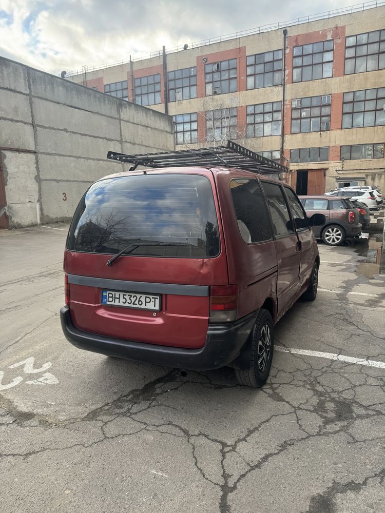 Продам хороший бусик Nissan Vanette 1.6 бензин 1996 год