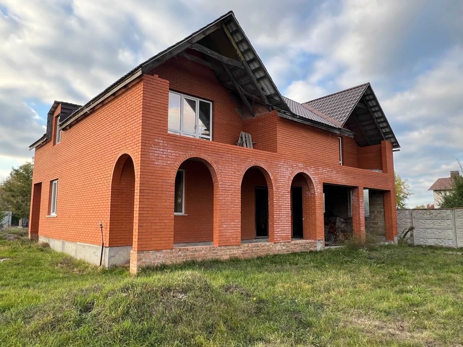 Продаж 5 кім будинку в Баришівці 250м2 в гарному районі - є відеоогяд!
