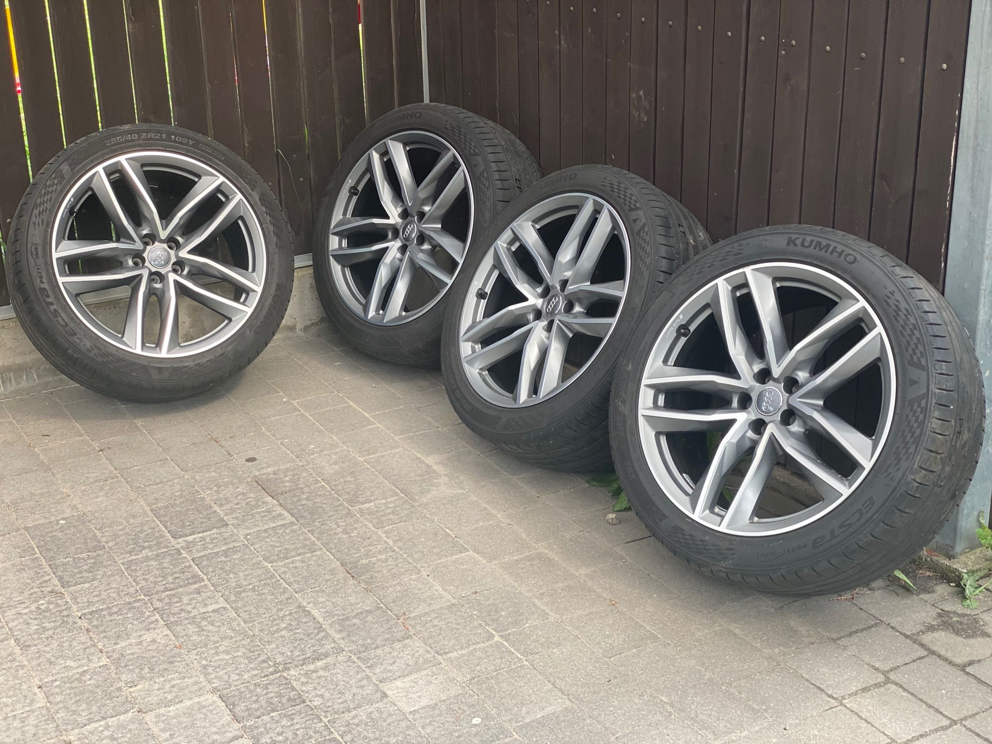 Opony letnie SUV KUMHO 4 szt 285/40 R21